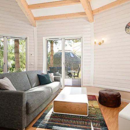 Kugelhaus Selene - Ruhiger Rueckzugsort In Sanfter Architektur Feriehus