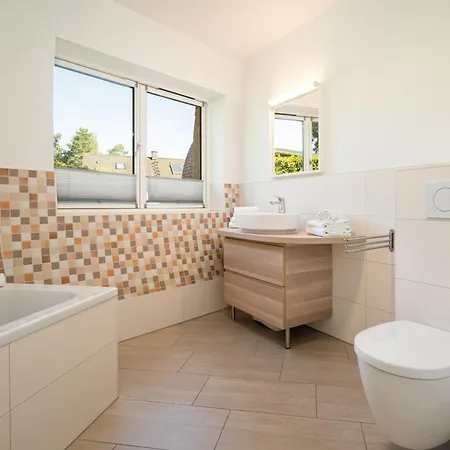 Feriehus Kugelhaus Selene - Ruhiger Rueckzugsort In Sanfter Architektur Wustrow (Penzlin)